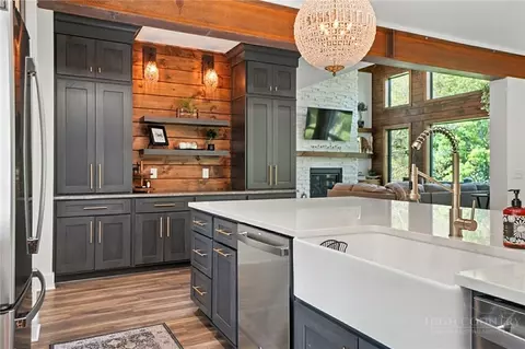 Kitchen - 727 Riverwind Dr, Lansing, NC 28643 photo 5 of 6