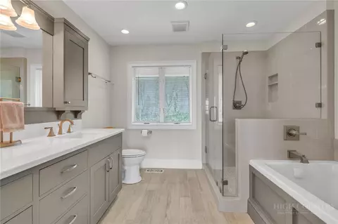 Bath - 391 Oak Ridge Dr, Boone, NC 28607 photo 1 of 5