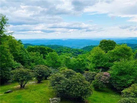 391 Oak Ridge Dr, Boone, NC 28607