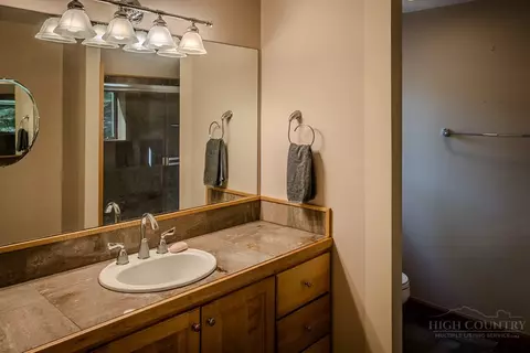 Bath - 2134 Valle Cay Dr, Vilas, NC 28692 photo 6 of 8