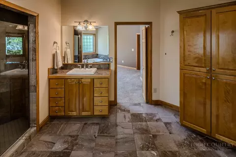 Bath - 2134 Valle Cay Dr, Vilas, NC 28692 photo 3 of 8