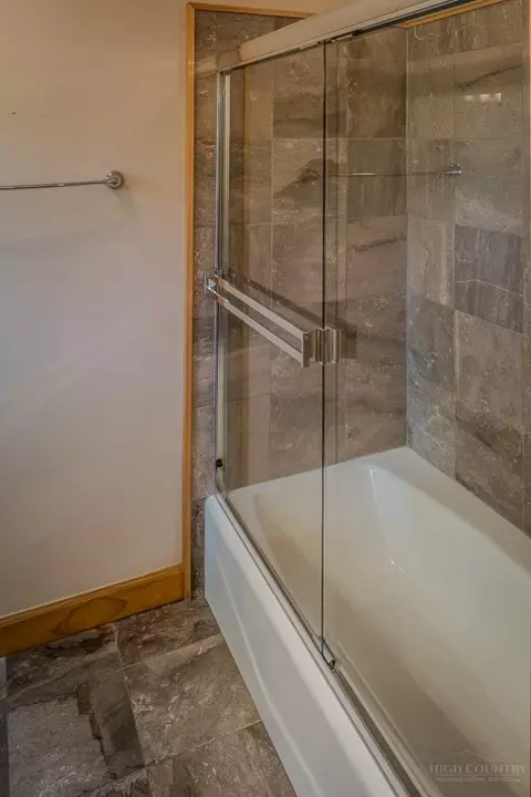 Bath - 2134 Valle Cay Dr, Vilas, NC 28692 photo 7 of 8