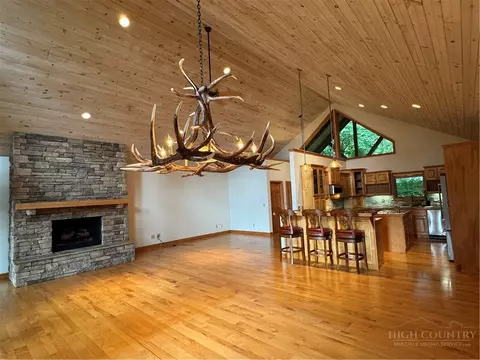 Living - 2134 Valle Cay Dr, Vilas, NC 28692 photo 3 of 6