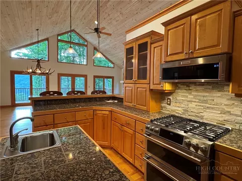 Kitchen - 2134 Valle Cay Dr, Vilas, NC 28692 photo 4 of 4