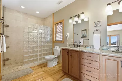 Bath - 2081 Blackberry Rd, Boone, NC 28607 photo 2 of 5