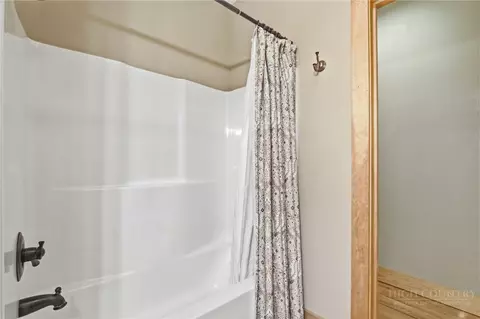 Bath - 2081 Blackberry Rd, Boone, NC 28607 photo 4 of 5