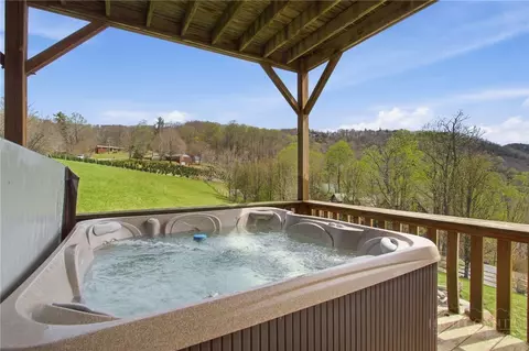 Exterior - 2081 Blackberry Rd, Boone, NC 28607 photo 6 of 9