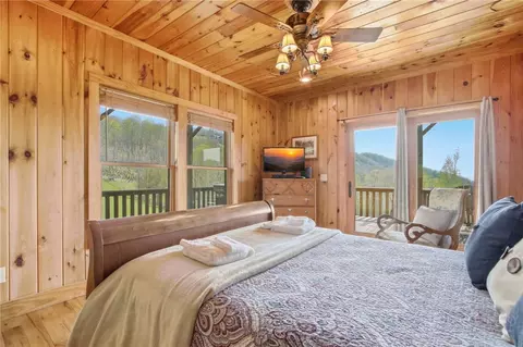 Bedroom - 2081 Blackberry Rd, Boone, NC 28607 photo 5 of 8