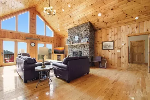 Living - 2081 Blackberry Rd, Boone, NC 28607 photo 2 of 5