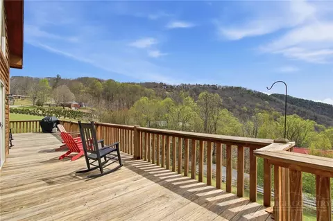 Exterior - 2081 Blackberry Rd, Boone, NC 28607 photo 3 of 9