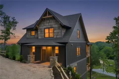 275 Vineyard Trl, Banner Elk, NC 28604
