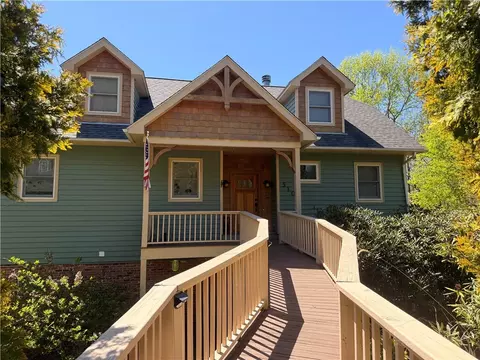 510 Pineview Dr, Boone, NC 28607