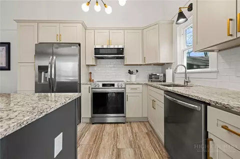 Kitchen - 811 Pine Ridge Rd, Beech Mountain, NC 28604 photo 3 of 3