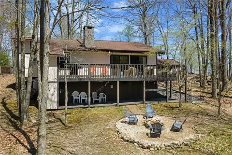 Exterior - 811 Pine Ridge Rd, Beech Mountain, NC 28604 photo 5 of 6