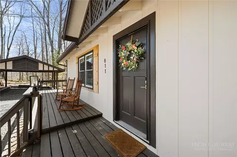Exterior - 811 Pine Ridge Rd, Beech Mountain, NC 28604 photo 1 of 6