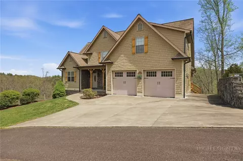 437 Whispering River Dr, Crumpler, NC 28617