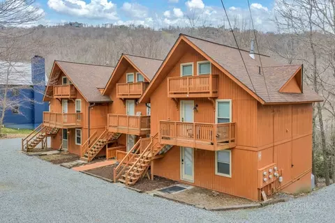 102 Skiview Ln #2, Beech Mountain, NC 28604
