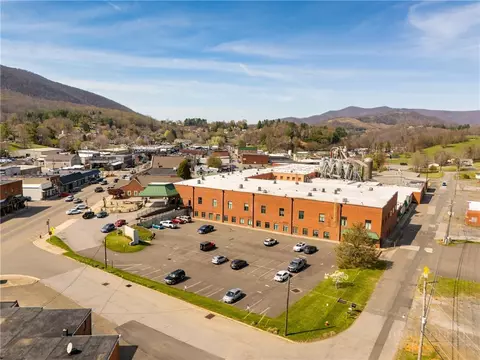 108 Jefferson Station Pl #108, West Jefferson, NC 28694