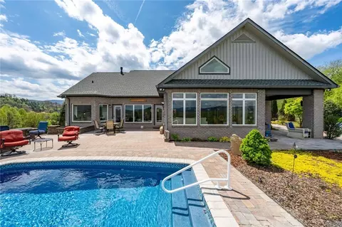 4861 Dry Hill Rd, Butler, TN 37640