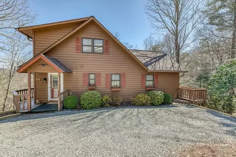 153 Delphinium Ln, Newland, NC 28657