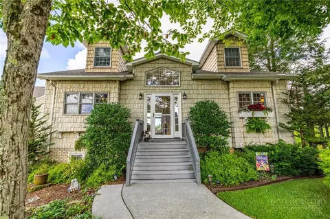 50 Mitchell River Rdg, Roaring Gap, NC 28668