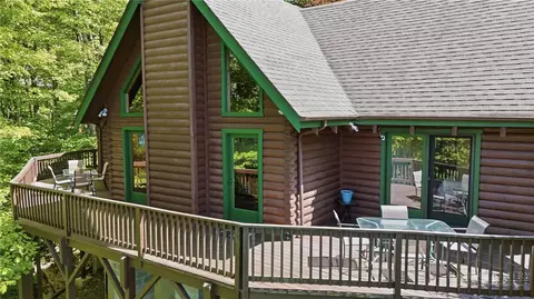 519 Wintergreen Dr, Boone, NC 28607
