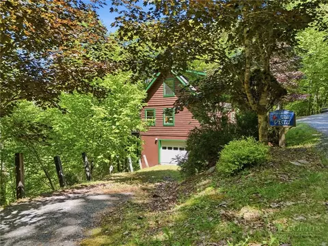 519 Wintergreen Dr, Boone, NC 28607 photo 4