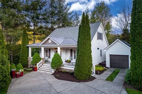 140 Kings Dr, Blowing Rock, NC 28605
