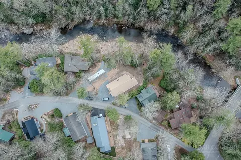 35 Pine Loop, Newland, NC 28657 photo 9