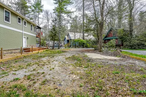 35 Pine Loop, Newland, NC 28657 photo 4