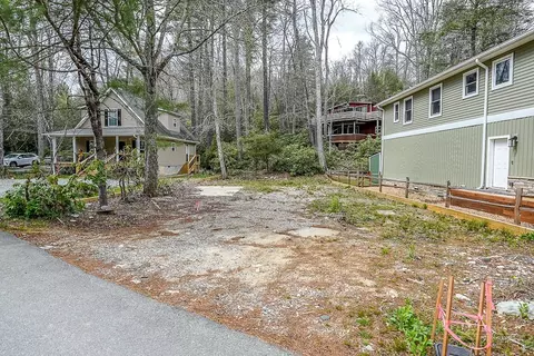 35 Pine Loop, Newland, NC 28657 photo 2