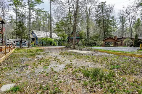 35 Pine Loop, Newland, NC 28657 photo 5