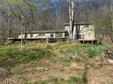 1181 Big Plumtree Creek Rd, Newland, NC 28657