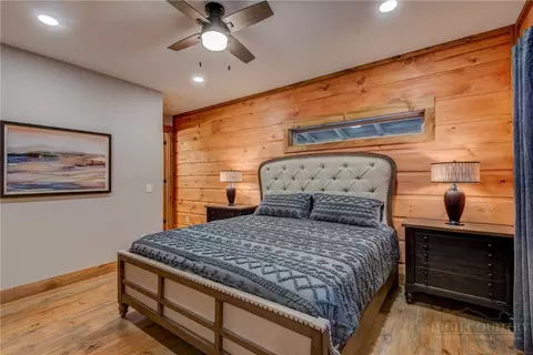 Bedroom - 1015 Pine Ridge Rd, Beech Mountain, NC 28604 photo 1 of 9