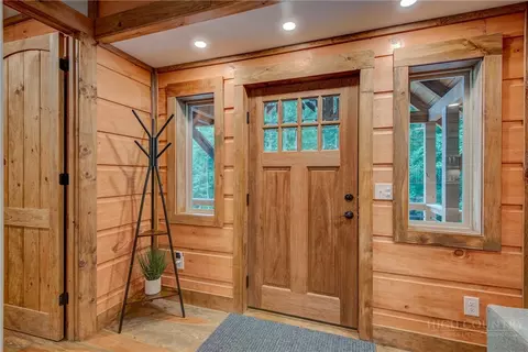 Entry Way - 1015 Pine Ridge Rd, Beech Mountain, NC 28604 photo 1 of 1