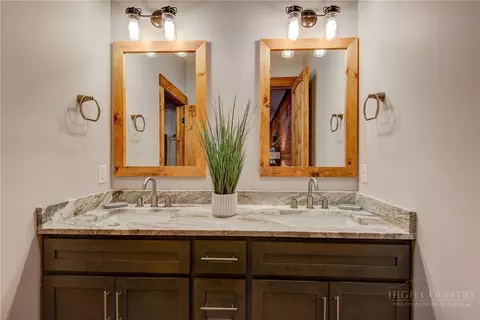 Bath - 1015 Pine Ridge Rd, Beech Mountain, NC 28604 photo 1 of 6