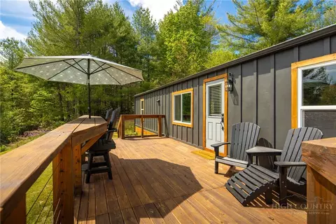 9050 Pittmans Gap Rd, Newland, NC 28657