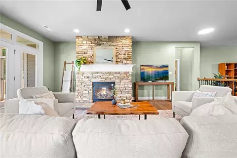 Living - 479 Great Sky Dr, Todd, NC 28684 photo 4 of 5