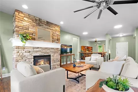 Living - 479 Great Sky Dr, Todd, NC 28684 photo 3 of 5