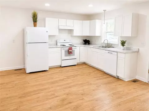Kitchen - 197 Russell Dr, Boone, NC 28607 photo 1 of 2