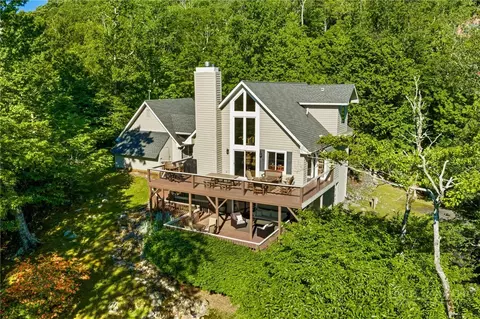 569 Shelter Rock Cir, Sugar Mountain, NC 28604