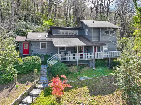 183 Lakeview Ter, Blowing Rock, NC 28605