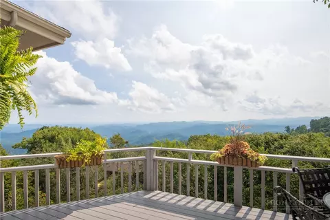 200 Longview Dr, Blowing Rock, NC 28605