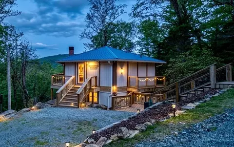 228 Birchwood Ln, Beech Mountain, NC 28604
