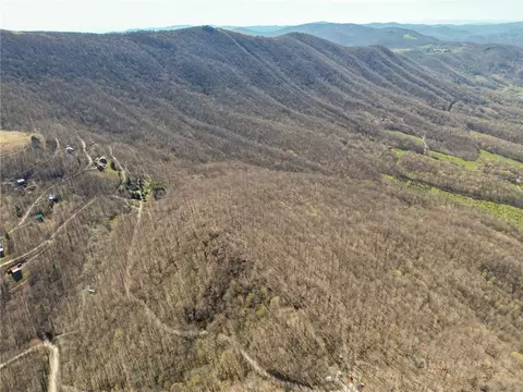 797 Goat Mountain Rd, Zionville, NC 28698