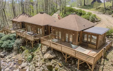 426 Cook Town Rd, Bakersville, NC 28705