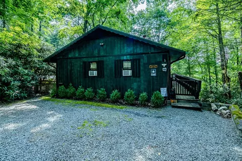 190 Spruce Pine Rd, Newland, NC 28657