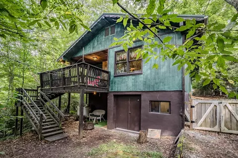 190 Spruce Pine Rd, Newland, NC 28657