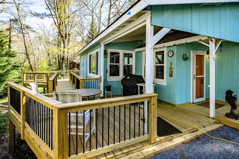 7 Valley Ln, Newland, NC 28657