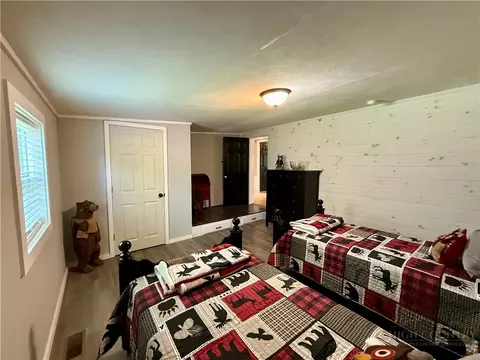 Bedroom - 711 Modock Rd, Trade, TN 37691 photo 4 of 5